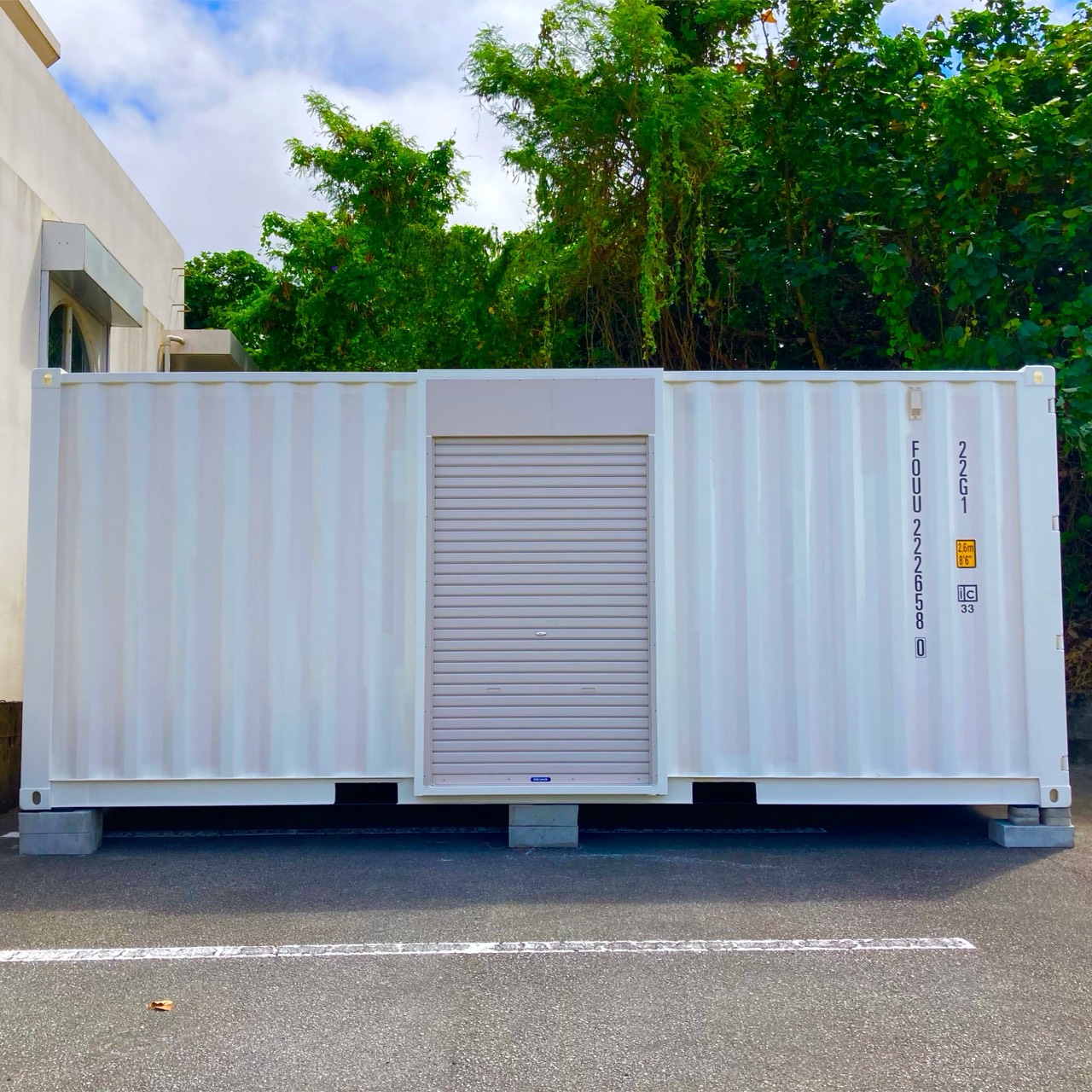 読谷村 20feetコンテナ【新品シャッター仕様】の画像