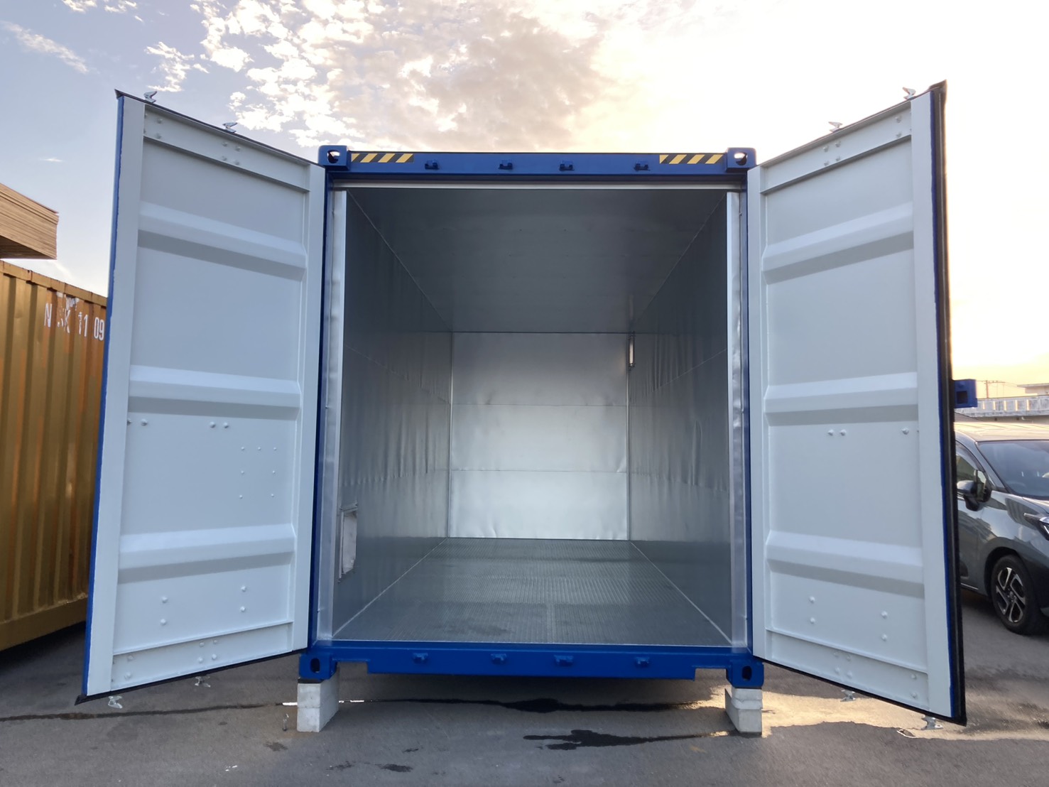 恩納村 20feetコンテナ【新品 断熱仕様】の画像